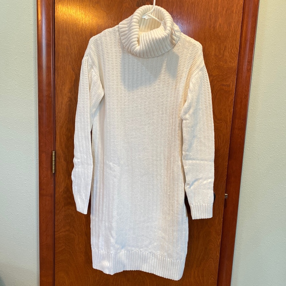 Banana Republic Cream/White Turtleneck Sweater Dress. Size small TALL